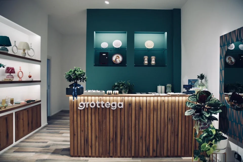 spazio-espositivo-grottega-laterza-ceramiche-puglia